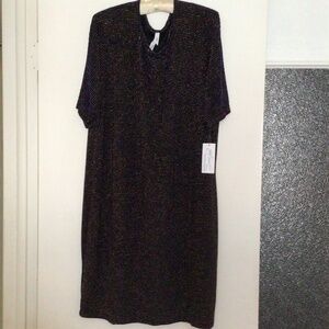 Stretchy dress with golden thread